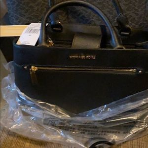 Micheal kors black satchel leather